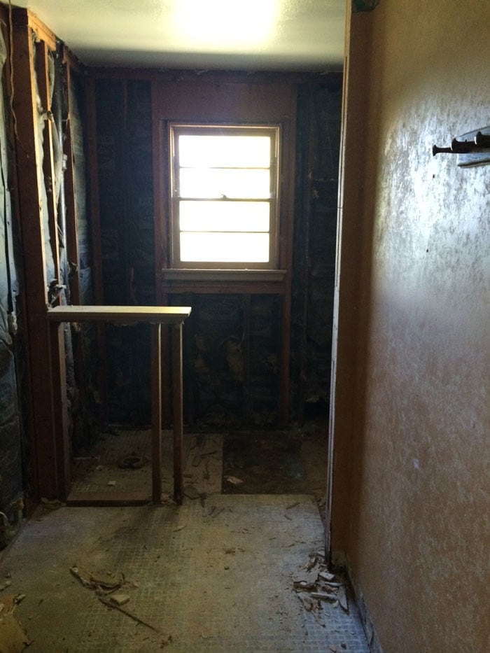 Here's the lovely before pic of the hall bath in the Flip House | theharperhouse.com