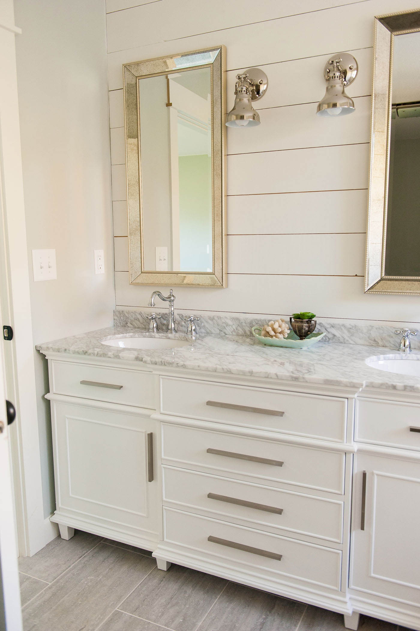 Transform Your Bathroom: Stylish Decorating Ideas for Bathroom Vanity ...